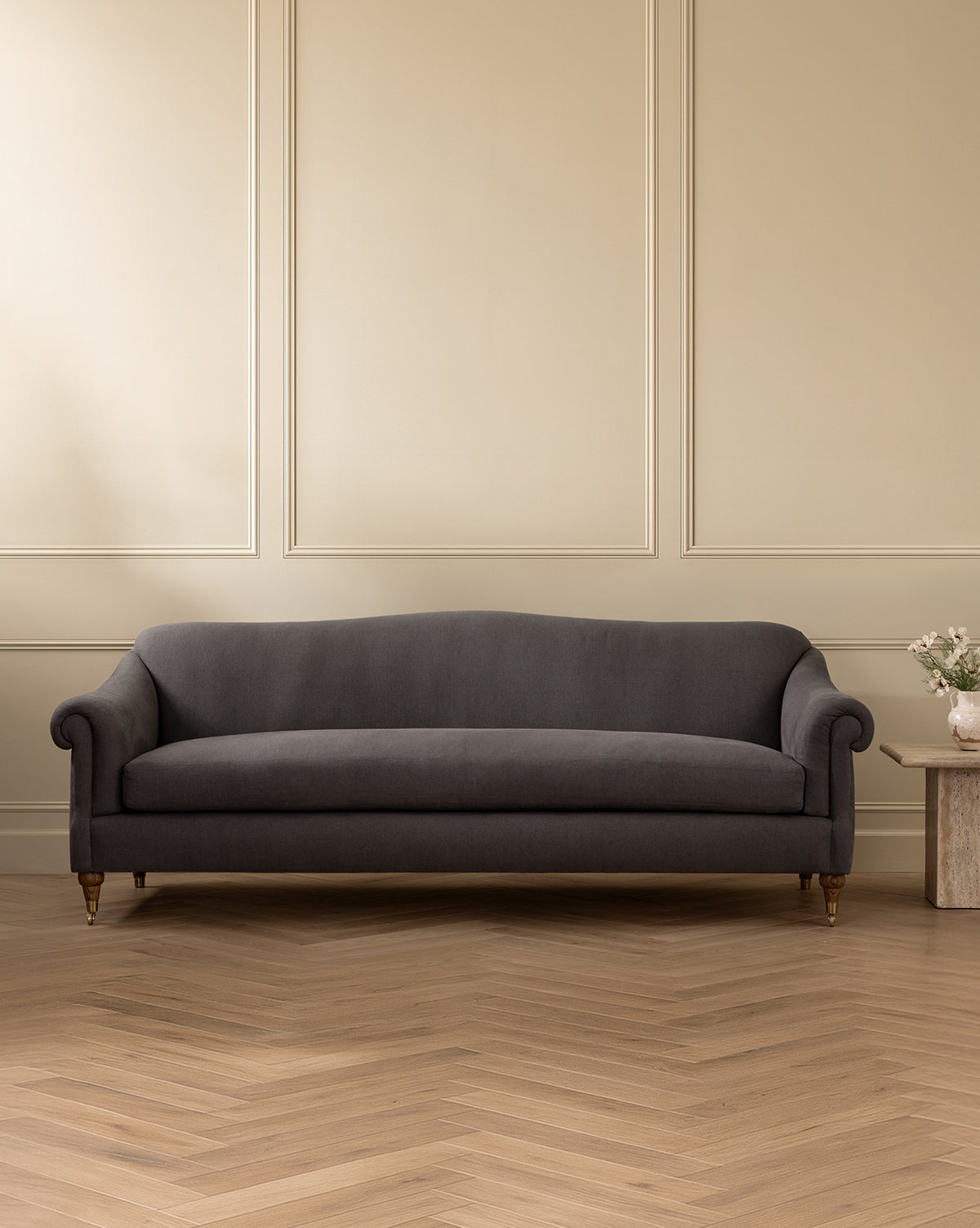 Hildegard Sofa 90"
