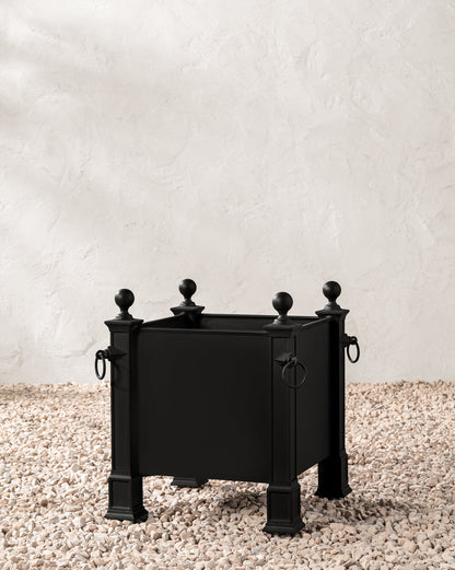 Saracen Outdoor Planter