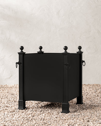 Saracen Outdoor Planter