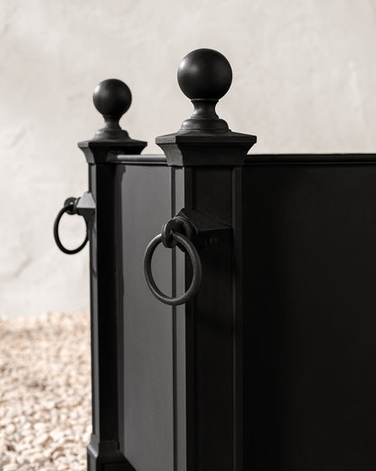 Saracen Outdoor Planter