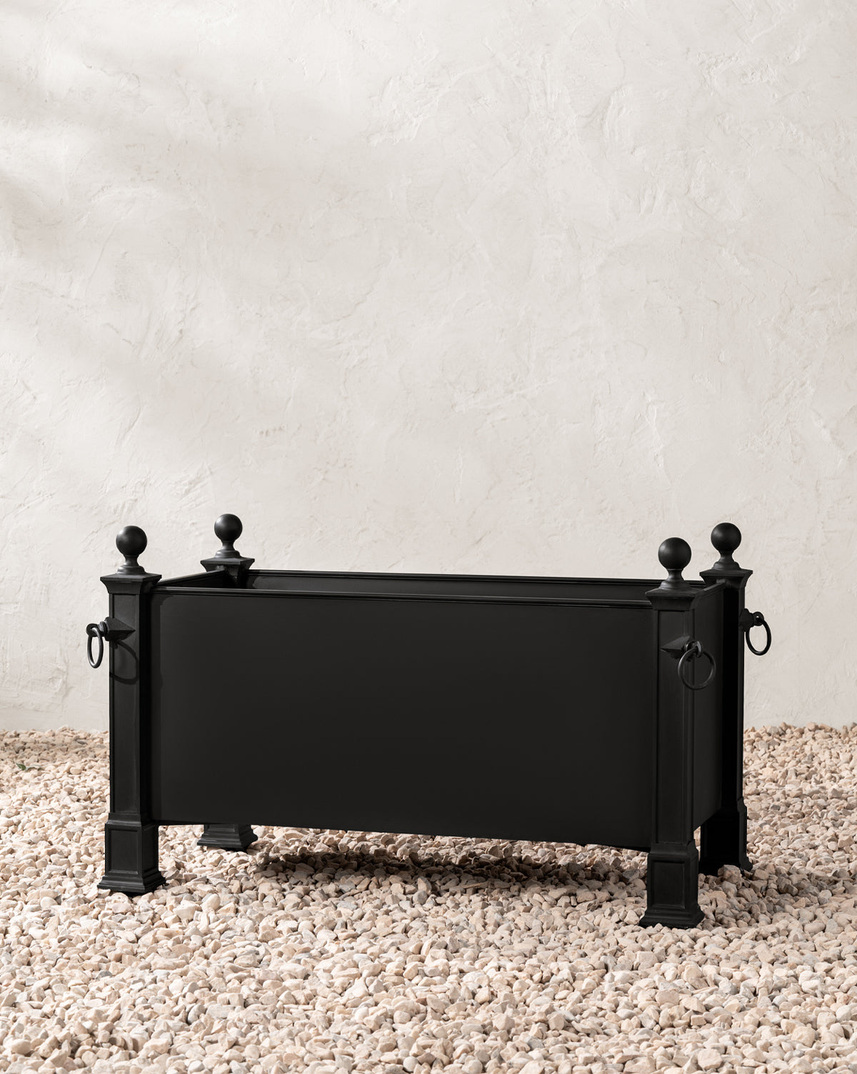 Saracen Outdoor Planter