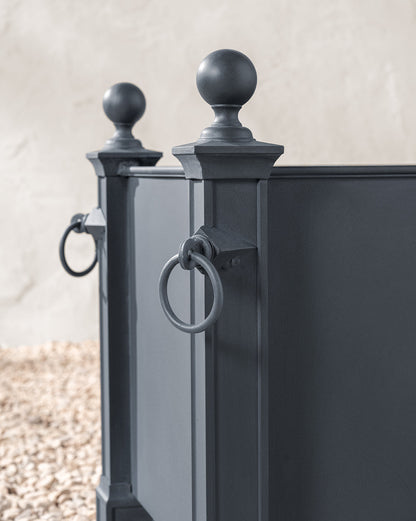 Saracen Outdoor Planter