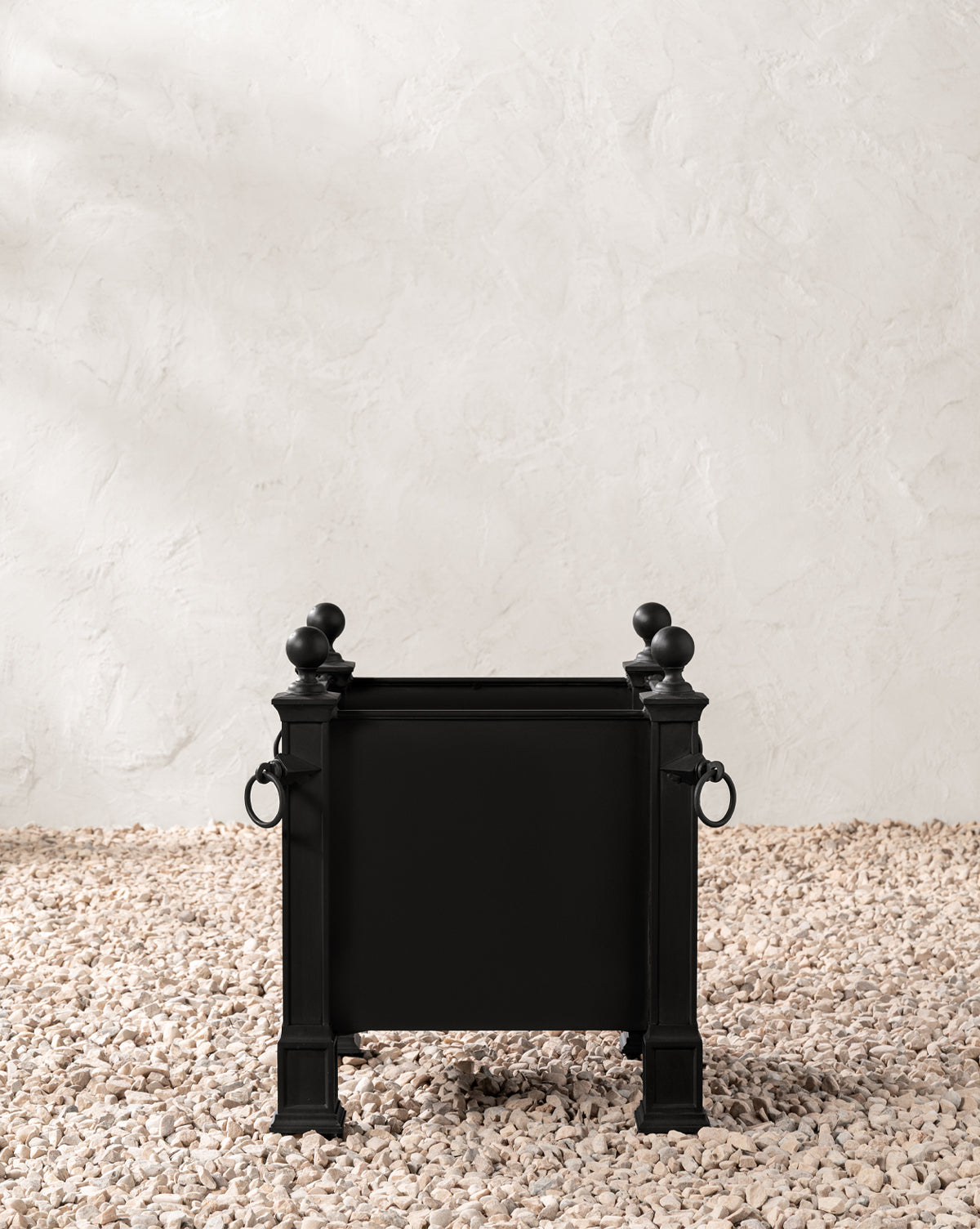 Saracen Outdoor Planter