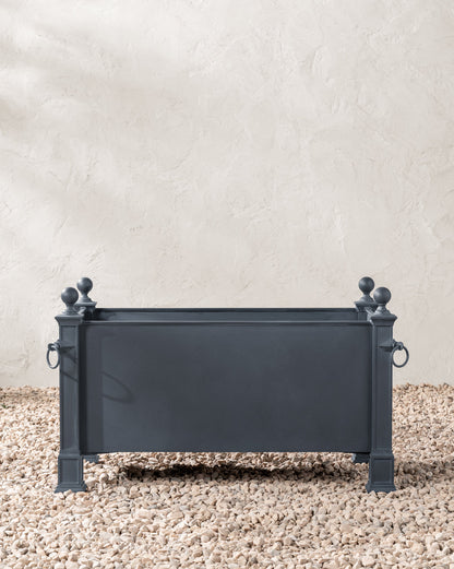 Saracen Outdoor Planter